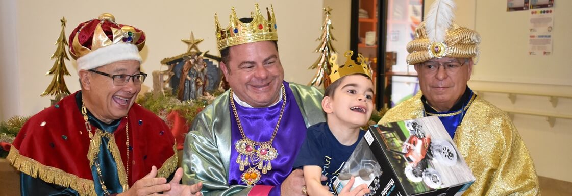 Los Reyes Magos visitan a los niños de CRIT